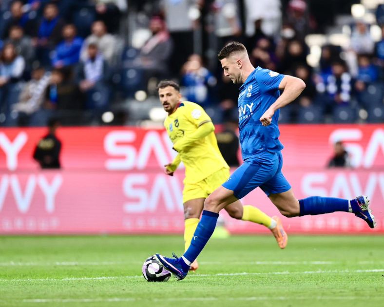 الهلال يبتعد بالصدارة.. والنصر يتلقى ثاني خسارة