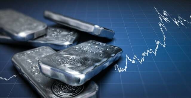 الفضة ترتفع 3% في المعاملات الفورية