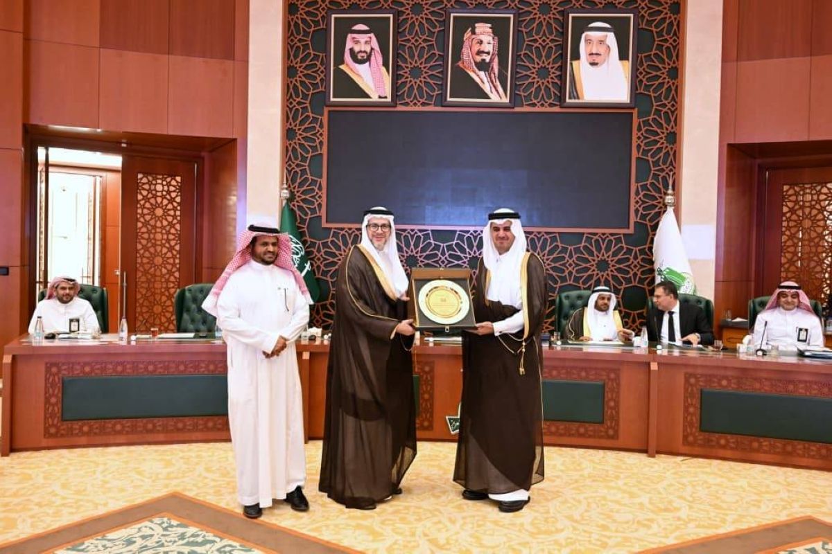 جامعة الملك عبدالعزيز و "مجمع الملك سلمان العالمي للغة العربية" يؤهلان " خبراء العربية بنسخته الثانية " من 18 دولة