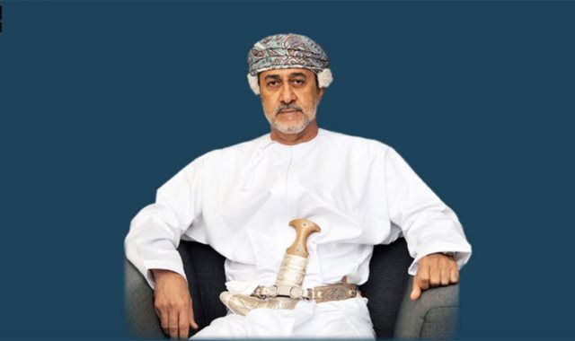 شاهد.. هيثم بن طارق خليفة السلطان قابوس.. من اتحاد الكرة لكرسي السلطنة