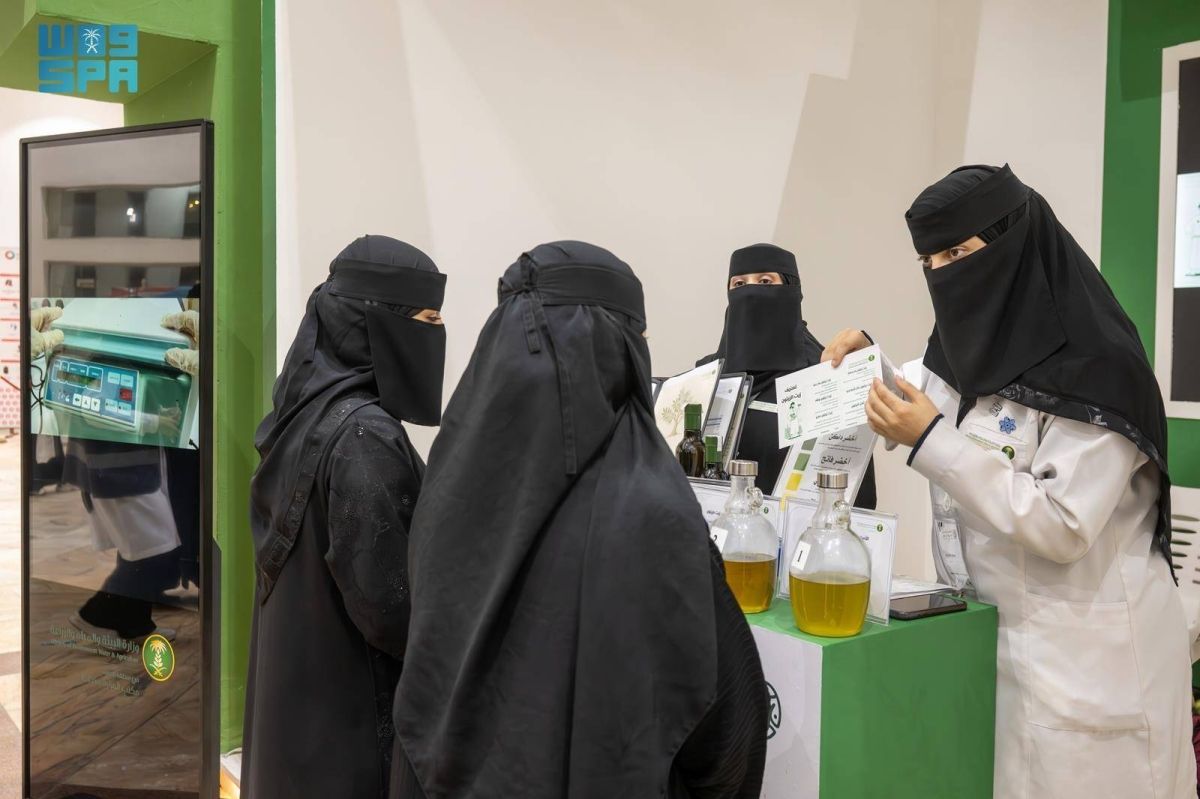 «بيئة الجوف» يعرف بخدماته في مهرجان زيتون الجوف الدولي الـ19