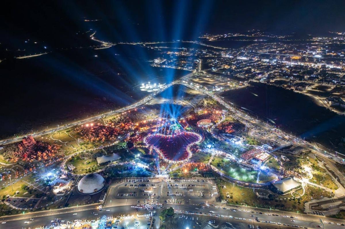 بأكثر من 370 ألف زائر، هيئة الأدب والنشر والترجمة تختتم مهرجان الكتّاب والقرّاء 2026 بالطائف