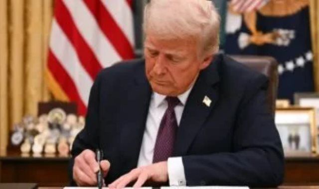 ترامب يهدد بمقاضاة CBS بسبب مقابلة معه.. ماذا حدث؟