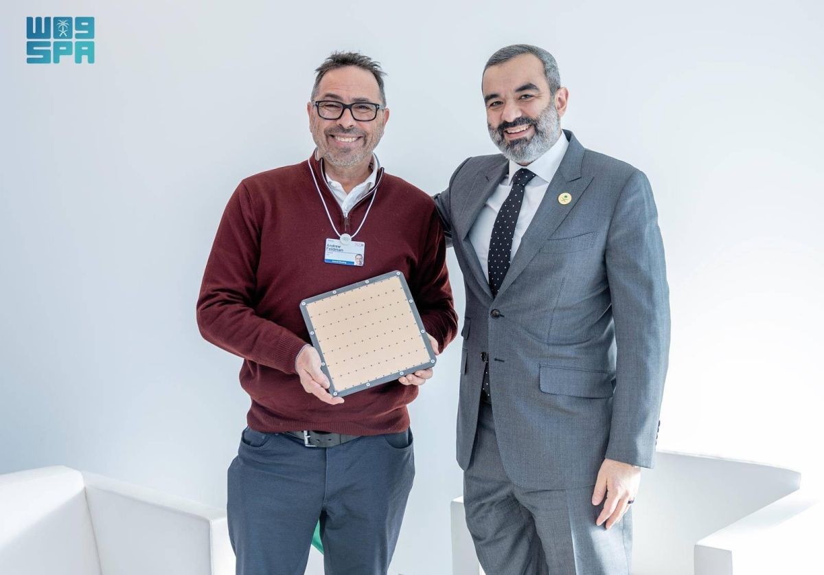 السواحه يجتمع بقادة شركات تقنية الفضاء لتعزيز شراكات البنية التحتية الرقمية والذكاء الاصطناعي
