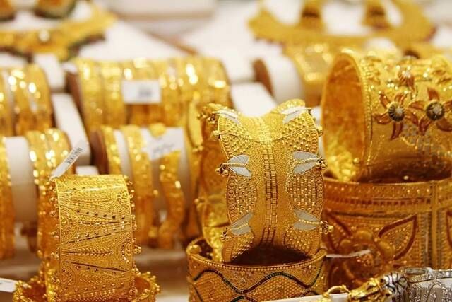الذهب يتجاوز 4800 دولار للأوقية مع اشتعال التوترات الجيوسياسية عالمياً