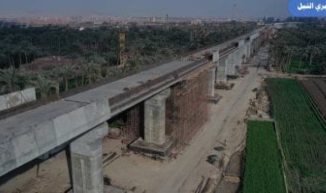 بأيدي مصرية.. "كوبري النيل السريع" بحلوان يحقق رقما قياسيا بطول 2.5 كم.. صور