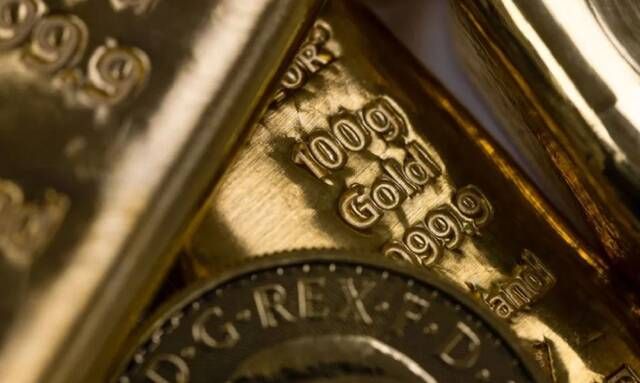 الذهب قرب 5600 دولار مع الإقبال على أصول الملاذ الآمن