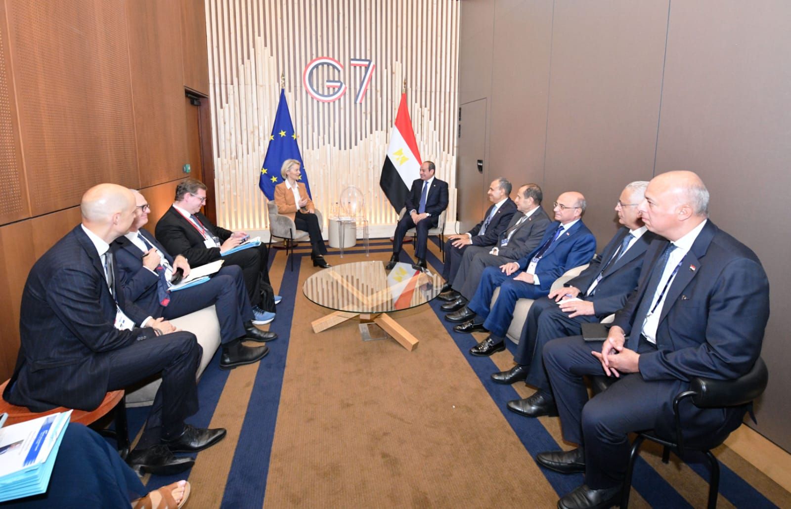 الرئيس السيسي يلتقى أورسولا فون دير لاين رئيسة المفوضية الأوروبية على هامش قمة مجموعة السبع الرئيس السيسي يلتقى أورسولا فون دير لاين رئيسة المفوضية الأوروبية على هامش قمة مجموعة السبع