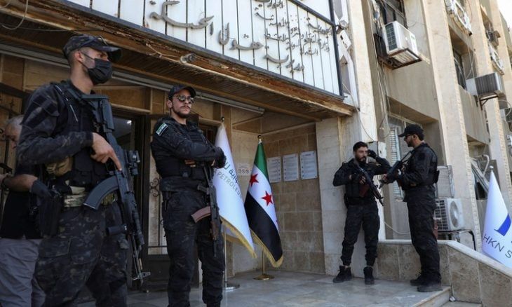 اعتقال سجان سابق في النظام السوري المخلوع متهم بتعذيب مدنيين وقتلهم