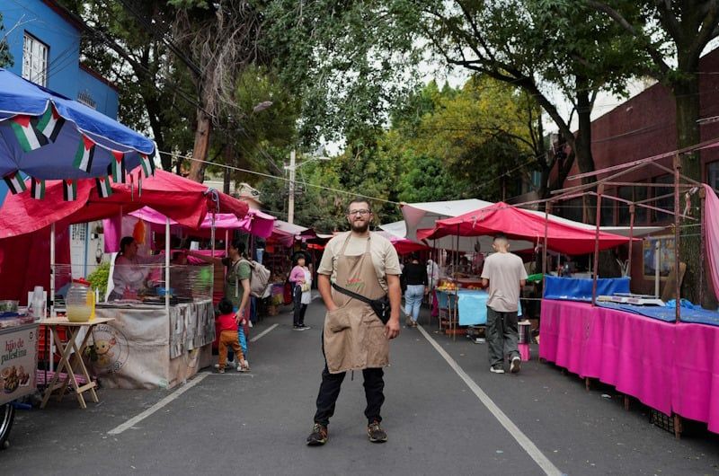 الطعام الفلسطيني يأخذ بيد نازحين من غزة نحو مستقبل جديد في المكسيك