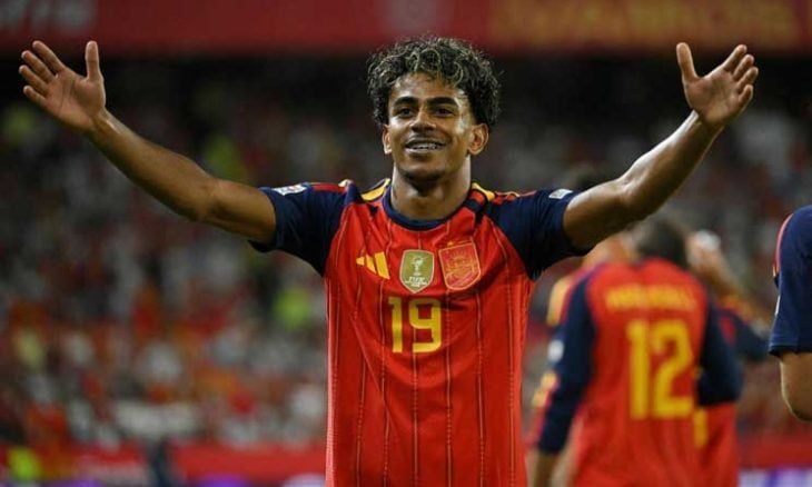 يامال يواصل التوهج مع منتخب إسبانيا وينال إشادة دي لا فوينتي