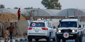 إسرائيل تتسلّم جثماني محتجزين من الصليب الأحمر في غزة