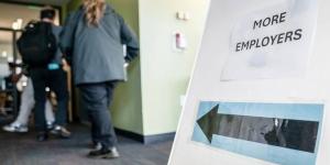 نمو
      سوق
      العمل
      الأمريكي
      يتجاوز
      التوقعات
      وانخفاض
      البطالة
      إلى
      4.3%