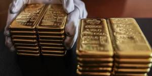 الذهب
      يهبط
      متأثرًا
      بارتفاع
      الدولار
      وتراجع
      توقعات
      خفض
      الفائدة