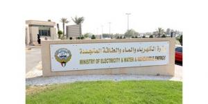 خدمة
عملاء
«الكهرباء»
واصل
عمله
دون
توقف
منذ
بداية
الأزمة