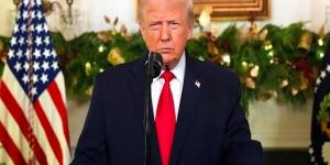 ترامب:
      على
      إيران
      التوقف
      عن
      فرض
      رسوم
      على
      الناقلات
      بهرمز