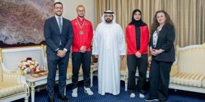 محمد
      بن
      حمد
      يلتقي
      فارس
      البلوشي
      برونزي
      مونديال
      المبارزة