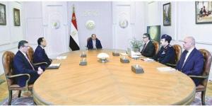 السيسي
يشدد
على
ضرورة
استخدام
الدولة
لآليات
ضبط
السوق
لتفادي
غلاء
الأسعار