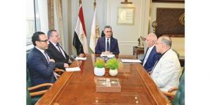 «التموين»
تطلق
خطة
لتطوير
منافذ
التوزيع:
«كاري
أون»
لتحديث
منظومة
السلع
وتعزيز
كفاءة
السوق