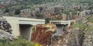 رويترز: إسرائيل تقصف آخر جسر يربط جنوب لبنان ببقية البلاد