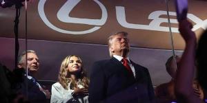 ترامب:
      اتفاق
      لإنهاء
      الحرب
      في
      إيران
      خلال
      يومين
      أو
      ثلاثة