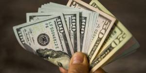 الدولار
      يرتفع
      قبيل
      قرار
      الفيدرالي
      وسط
      ترقب
      تصريحات
      وارش