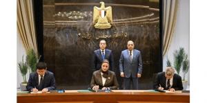 مدبولي
يشهد
مراسم
توقيع
مذكرة
تفاهم
لإنشاء
أول
مصنع
لتوربينات
الرياح