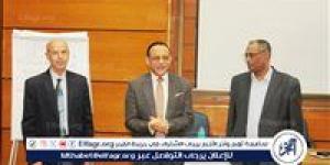 نائب رئيس جامعة أسيوط يتفقد أعمال الدورة التدريبية الثامنة لإعداد المدربين بالجامعة