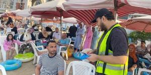 استمرار الحملات التوعوية لـ"مكافحة الإدمان" بشواطئ شرق الإسكندرية