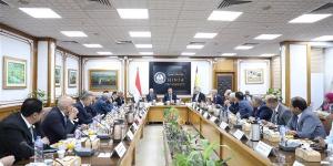 توفير منظومة متكاملة لدعم المبتكرين، وزير التعليم العالي يترأس اجتماع الأعلى للجامعات بالمنيا
