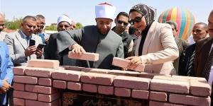 وزير الأوقاف ومحافظ الوادي الجديد يفتتحان مسجد السبط الكبير بالخارجة