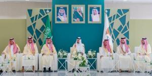وزير "الموارد البشرية" يبحث مع رجال ورواد الأعمال أبرز تحديات وفرص سوق العمل