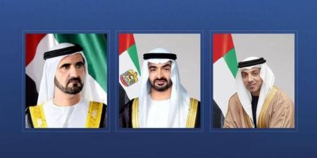 رئيس الدولة ونائباه يهنئون رئيس كازاخستان بذكرى يوم الجمهورية