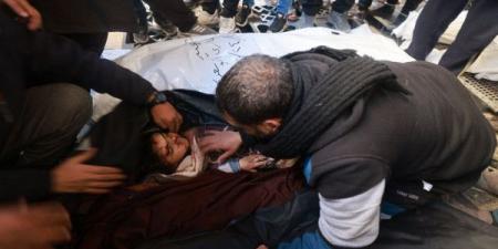 إصابة مواطنة وطفلها بجروح خطيرة في قصف للاحتلال على بني سهيلا