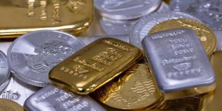 تراجع الذهب والفضة مع ترقب الأسواق نتائج اجتماع ترامب وزيلينسكي