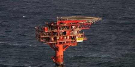 عقود
      النفط
      الأمريكية
      تسجل
      أكبر
      علاوة
      سعرية
      مع
      استمرار
      الحرب