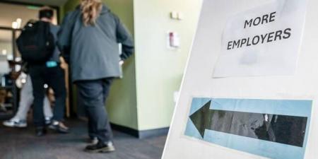 نمو
      سوق
      العمل
      الأمريكي
      يتجاوز
      التوقعات
      وانخفاض
      البطالة
      إلى
      4.3%