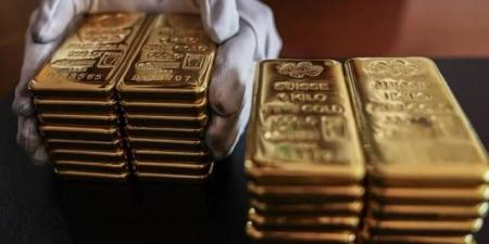 الذهب
      يهبط
      متأثرًا
      بارتفاع
      الدولار
      وتراجع
      توقعات
      خفض
      الفائدة