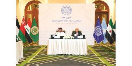 وزير
العمل:
ظروف
المنطقة
الاستثنائية
تفرض
تكثيف
العمل
العربي
المشترك
بين
أطراف
الإنتاج
الثلاثة