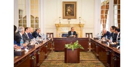 عبدالعاطي
مستقبلاً
وفد
غرفة
التجارة
الأميركية:
الاقتصاد
المصري
صلب
وقادر
على
الصمود
أمام
تداعيات
الأزمات
الإقليمية
والدولية