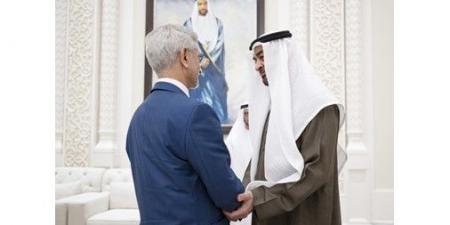 رئيس
الإمارات
ووزير
خارجية
الهند
يبحثان
تعزيز
الشراكة
والتطورات
الإقليمية