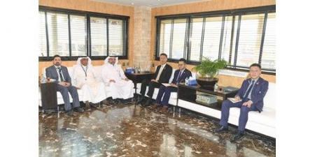 رئيس
التحرير
بحث
مع
السفير
الصيني
التعاون
الإعلامي
والقضايا
المشتركة