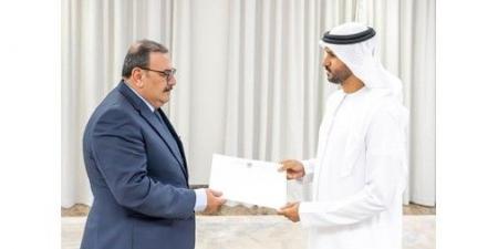 الإمارات
تستدعي
القائم
بالأعمال
في
سفارة
العراق
وتسلّمه
مذكرة
احتجاج
إزاء
الاعتداءات
الإرهابية
المنطلقة
من
أراضي
بلاده