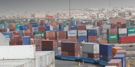 "سار"
      تُمدّد
      فترة
      التخزين
      المجاني
      للبضائع
      والحاويات
      فى
      ميناء
      الرياض
      الجاف