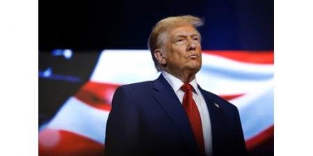 ترامب
بعد
إجلائه
من
حفل
العشاء
السنوي
لمراسلي
البيت
الأبيض:
تم
القبض
على
مطلق
النار