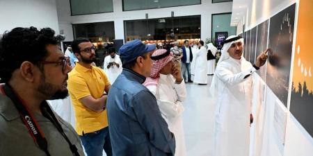 38 عملا فنيا يوثق «الكون في أبهى صورة» بالدمام