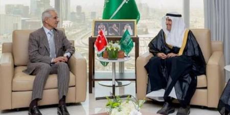 السعودية
      وتركيا
      توقعان
      مذكرتي
      تفاهم
      في
      النقل
      والسكك
      الحديدية