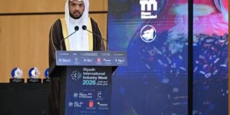 وزارة
      الصناعة
      تستعرض
      مستهدفات
      التحول
      الصناعي
      ومنجزات
      القطاع