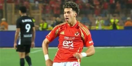 شيك مقبول الدفع وإعلانات بالملايين، كواليس مثيرة وراء تمديد عقد إمام عاشور مع الأهلي