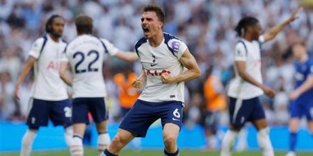 توتنهام يكتسح تشارلتون بخماسية في كأس كاراباو